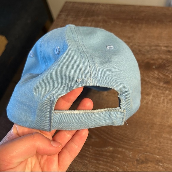 Vineyard Vines Light Blue Baseball Hat with Whale Logo Adjustable Strapback - Picture 4 of 6